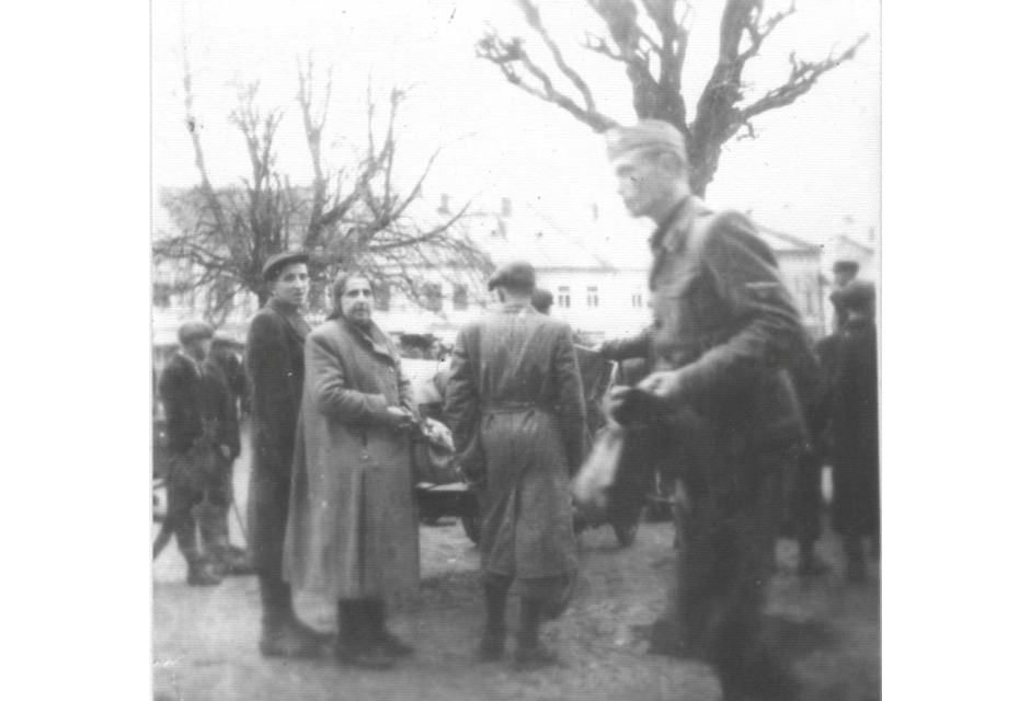 1942 deportation in Bardejov Town Square