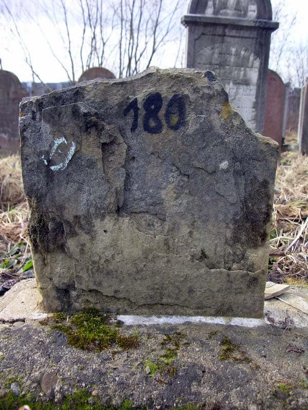 Grave 180