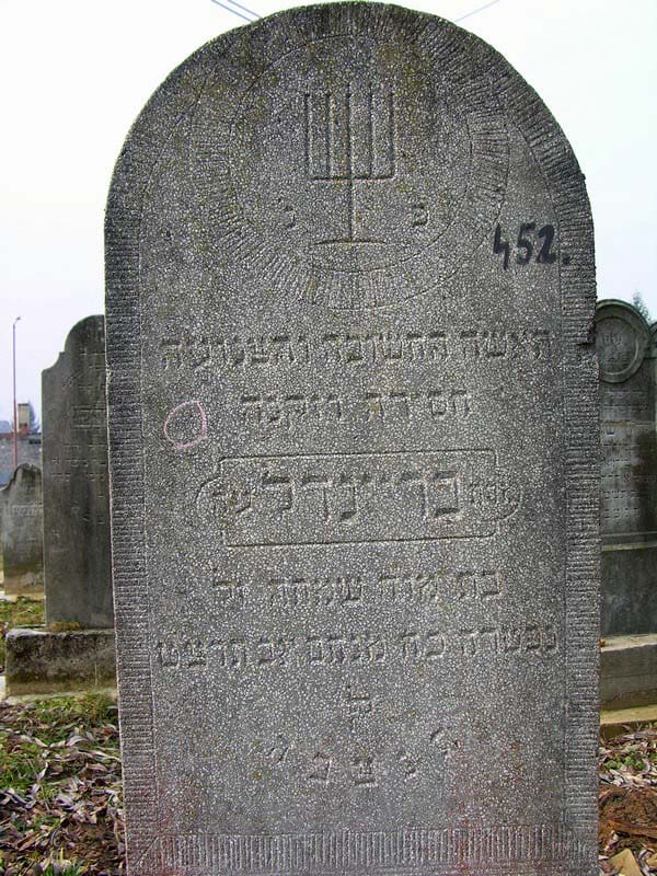 Grave 452
