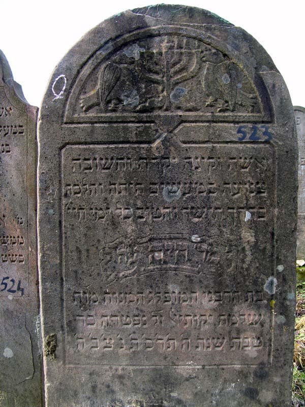 Grave 523