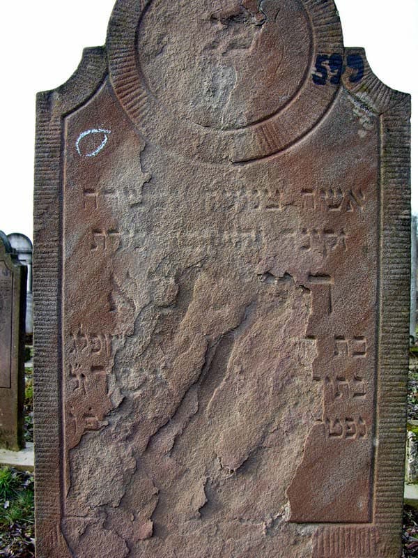 Grave 599