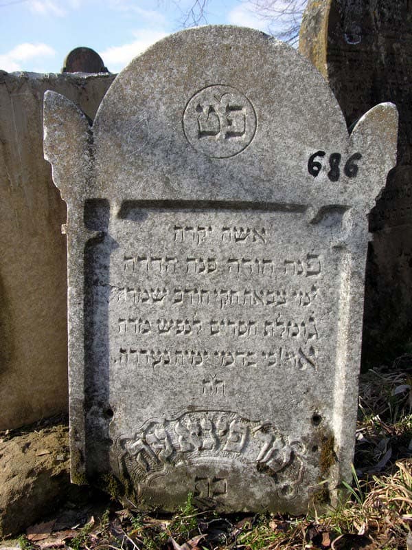 Grave 686