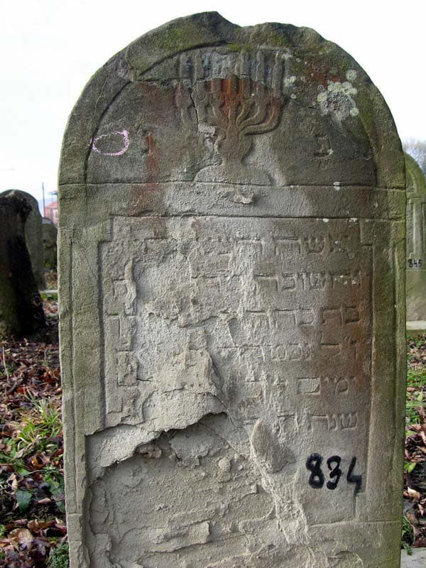 Grave 834