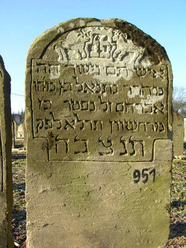 Grave 951