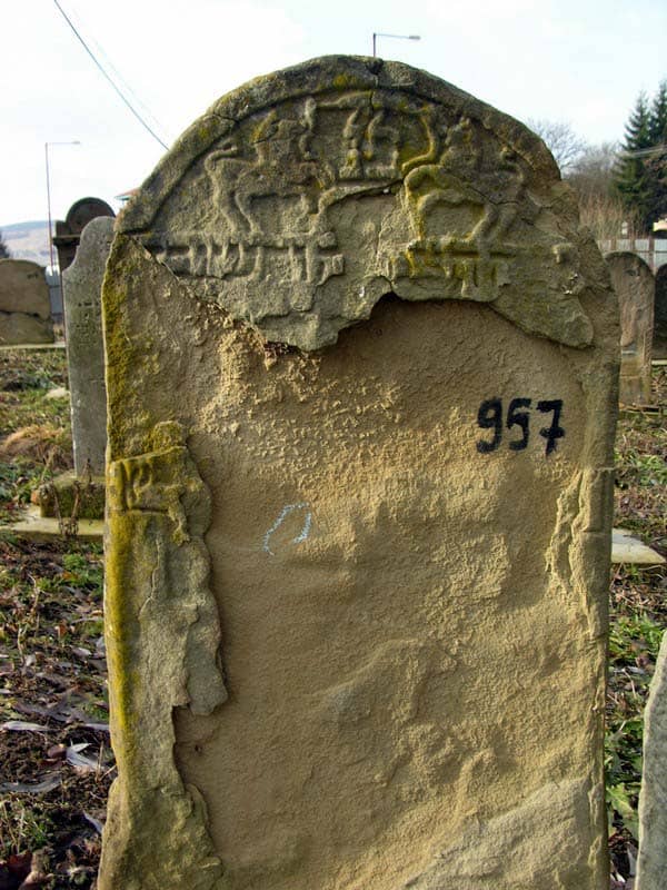 Grave 957