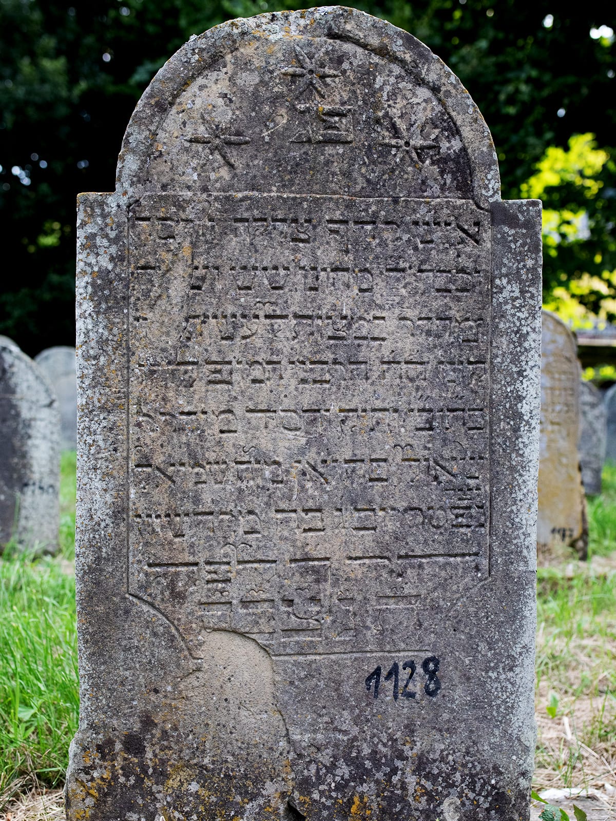 Grave 1128