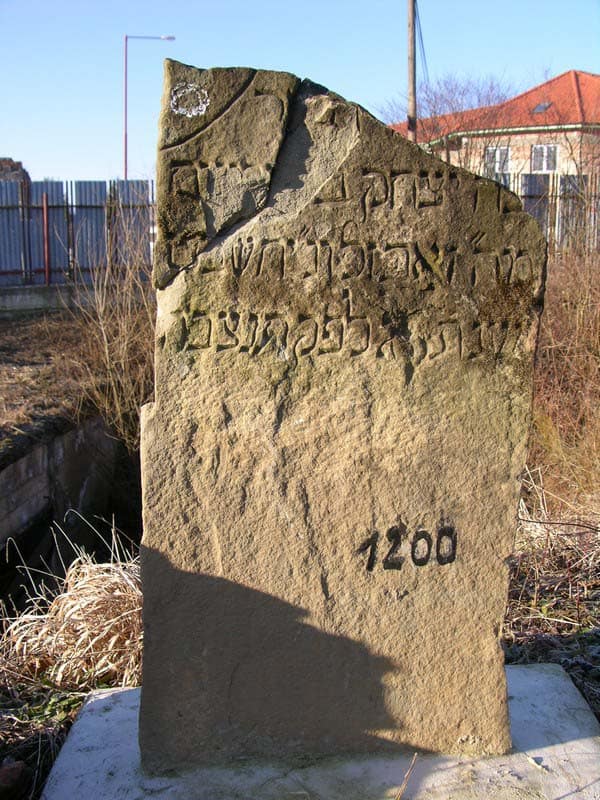 Grave 1200