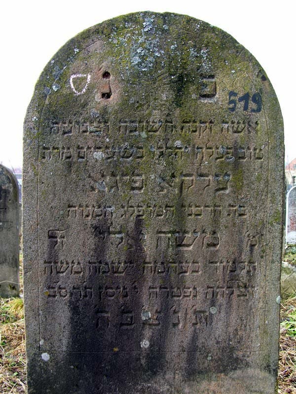 Grave 519