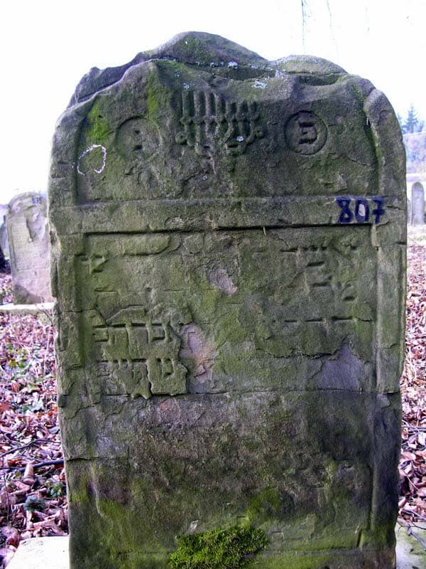 Grave 807