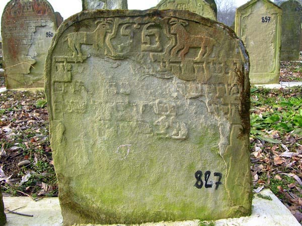 Grave 827