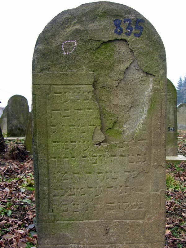 Grave 835
