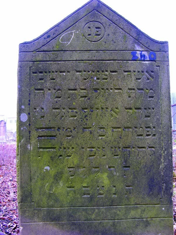 Grave 840