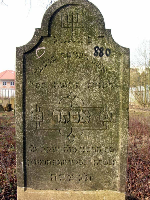 Grave 880