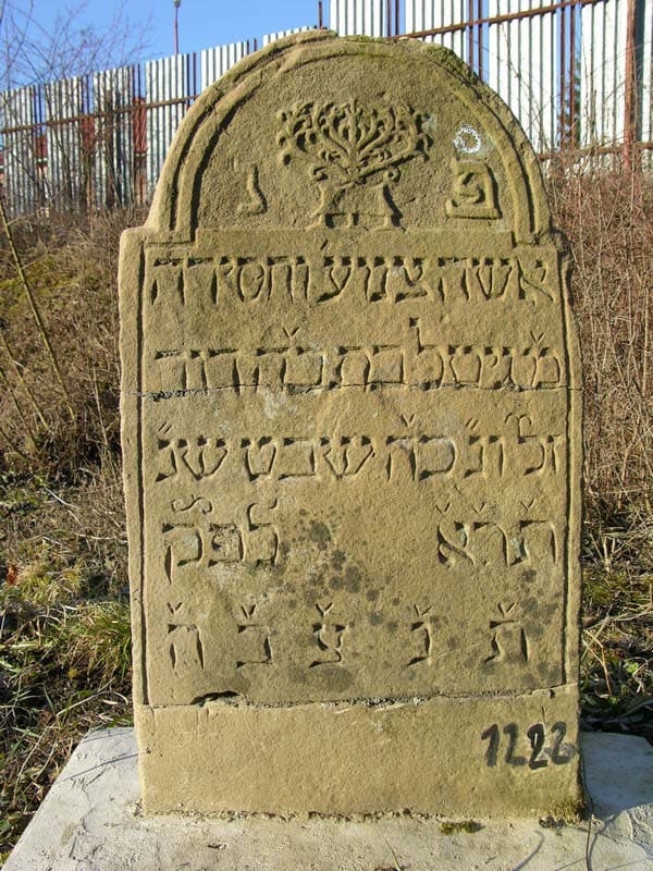 Grave 1222