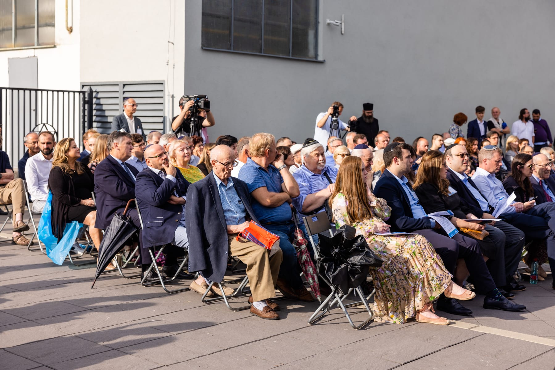 We were pleased to welcome descendants, students, religious representatives, city officials and members of Bardejov parliament, and local Bardejov residents.
